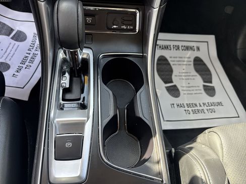 Used 2022 Subaru Ascent Limited image 23