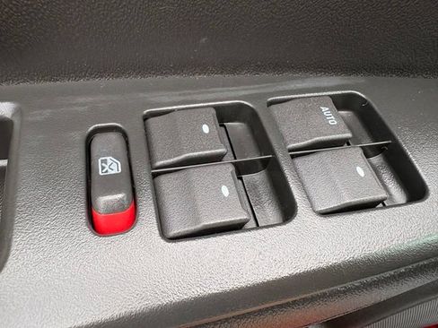 Used 2013 Chevrolet Impala LTZ FWD image 13