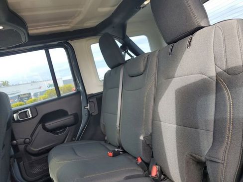 Used 2024 Jeep Wrangler Unlimited Sport AWD/4WD image 29