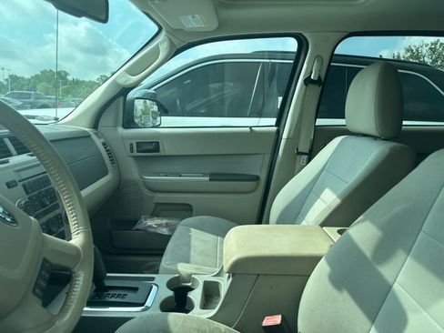 Used 2011 Ford Escape XLT w/ 201A Rapid Spec Order Code FWD image 31