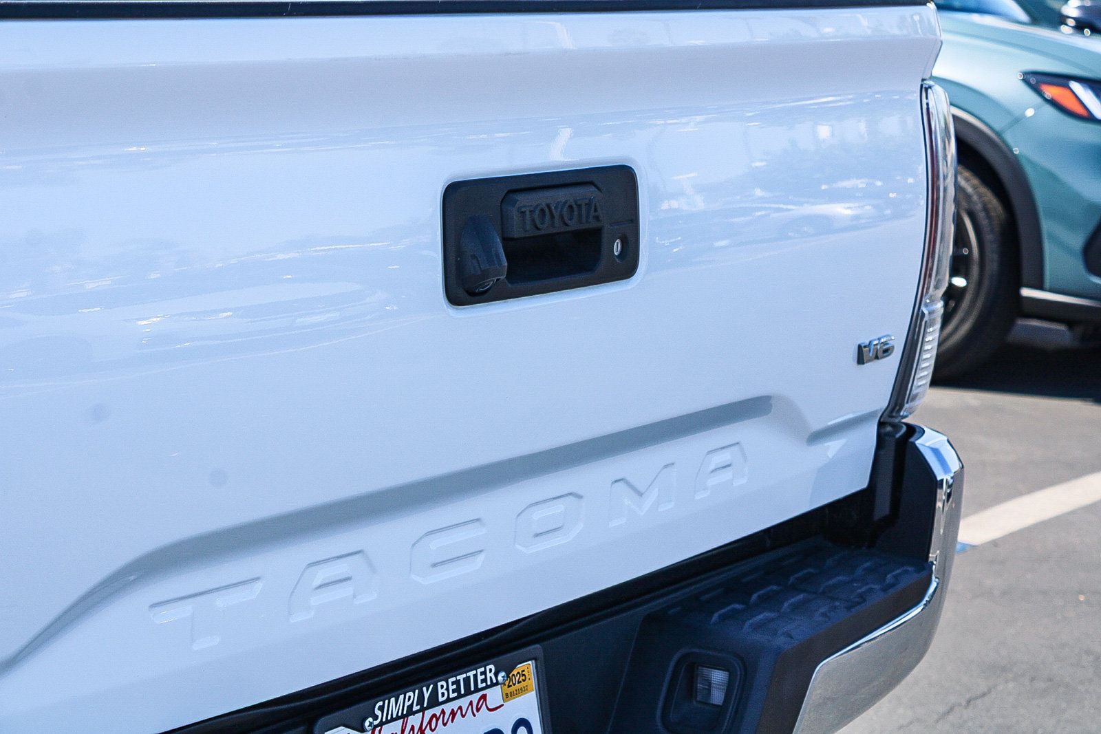 Used 2023 Toyota Tacoma TRD Off-Road AWD/4WD image 11