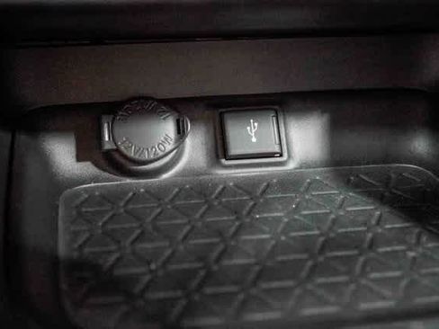 Certified 2022 Toyota RAV4 XLE Premium image 22