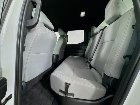 Certified 2025 Toyota Tacoma SR5 AWD/4WD image 22