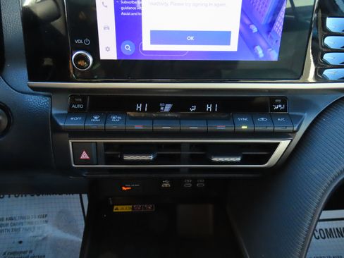 Used 2025 Toyota Camry SE image 24