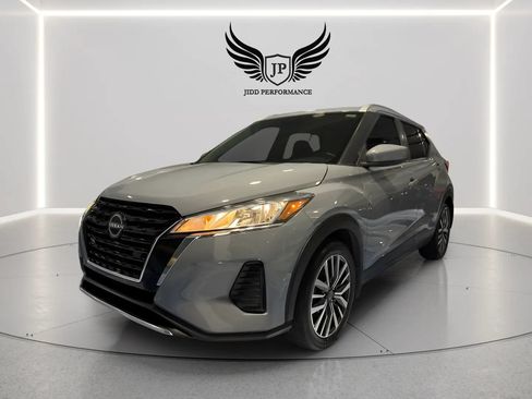 Used 2022 Nissan Kicks SV w/ Interior Electronics Package FWD image 3