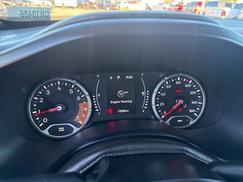 Used 2023 Jeep Renegade Latitude w/ Sun & Fun Group image 22