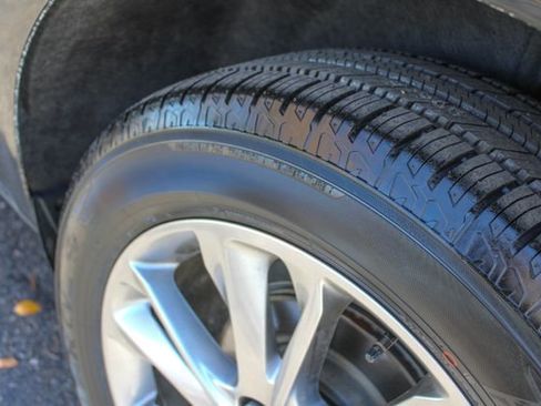 Used 2024 Buick Enclave Avenir image 12