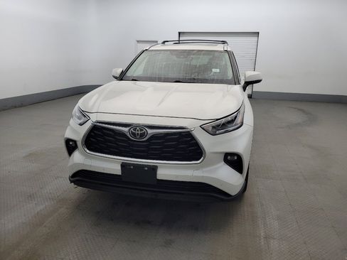 Used 2021 Toyota Highlander Limited image 15