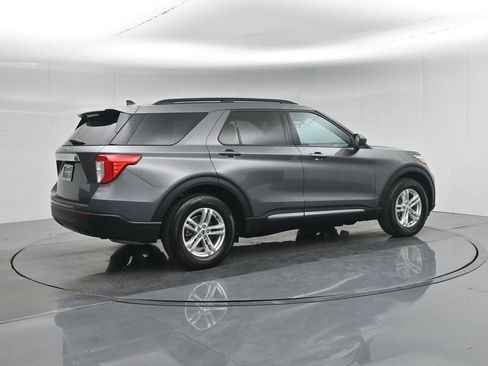 Certified 2023 Ford Explorer XLT RWD image 31