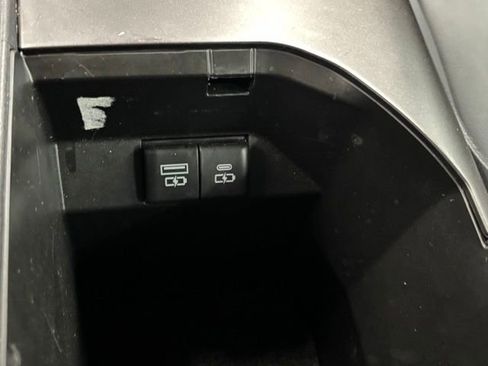 Used 2024 Toyota Camry SE FWD image 27