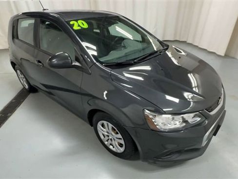 Used 2020 Chevrolet Sonic LT image 2