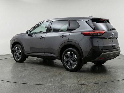 Used 2025 Nissan Rogue SV FWD image 5