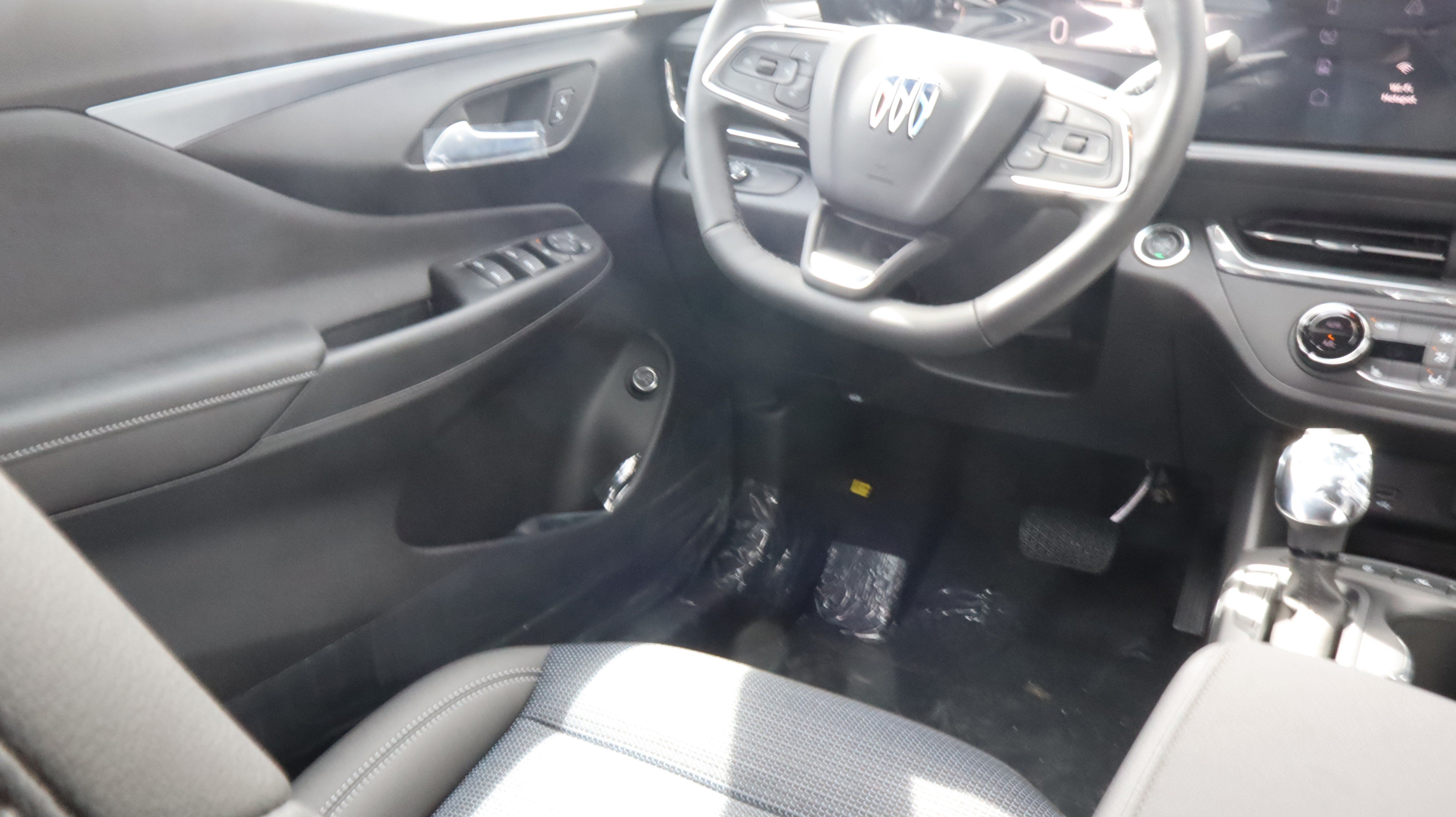 New 2026 Buick Envista Preferred w/ Convenience I Package FWD image 9