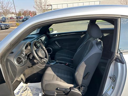Used 2012 Volkswagen Beetle Turbo FWD image 11