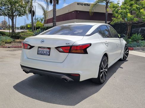Used 2020 Nissan Altima 2.5 SR FWD image 2