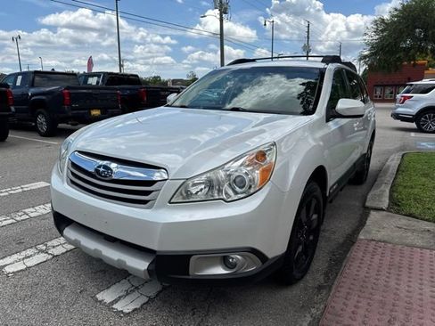 Used 2012 Subaru Outback 3.6R Limited w/ Moonroof Pkg AWD/4WD image 4