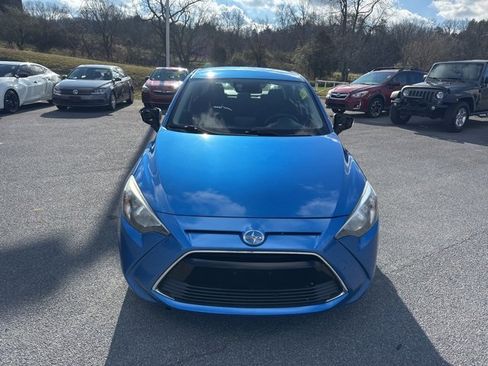 Used 2016 Scion iA image 3