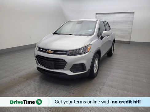 Used 2022 Chevrolet Trax LS w/ Tint and Cruise Package FWD image 1