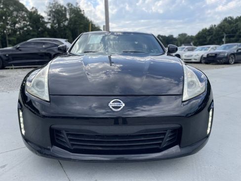Used 2015 Nissan 370Z Coupe RWD image 2