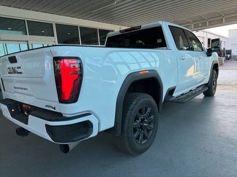 Used 2026 GMC Sierra 2500 AT4 image 12