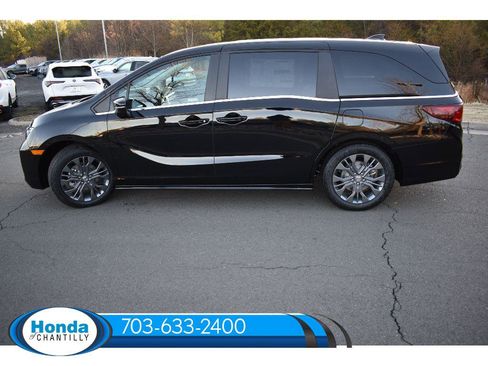 New 2026 Honda Odyssey Touring image 4