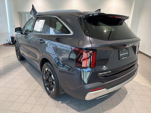 Used 2026 Kia Sorento S FWD image 3