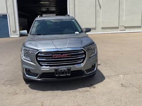 Used 2023 GMC Terrain SLT AWD/4WD image 3