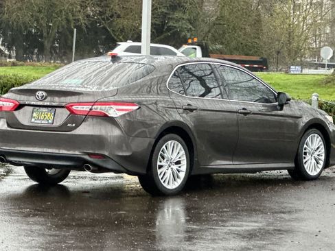 Used 2018 Toyota Camry XLE w/ Driver Assist Package image 2
