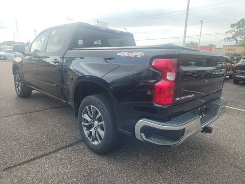 Used 2024 Chevrolet Silverado 1500 LT AWD/4WD image 4