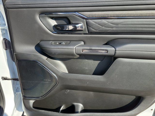 Used 2025 RAM 1500 Limited w/ Off Road Group AWD/4WD image 17