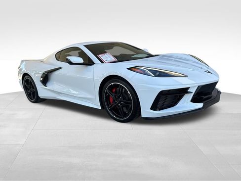 Used 2024 Chevrolet Corvette Stingray Coupe w/ Z51 Performance Package image 2