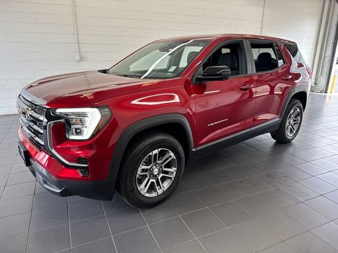 Used 2025 GMC Terrain Elevation w/ Technology Package II AWD/4WD image 4