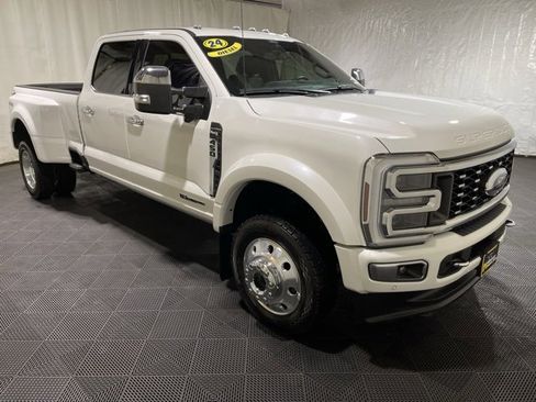 Used 2024 Ford F450 Platinum image 3