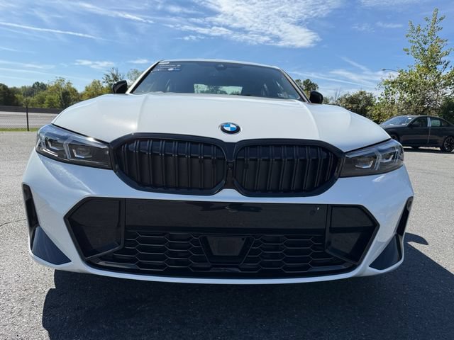 Certified 2026 BMW 330i xDrive Sedan w/ M Sport Package AWD/4WD image 25