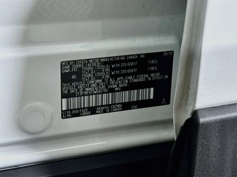Certified 2025 Toyota RAV4 XLE AWD/4WD image 31