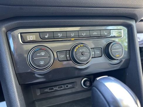 Used 2020 Volkswagen Tiguan SE w/ Panoramic Sunroof Package FWD image 32