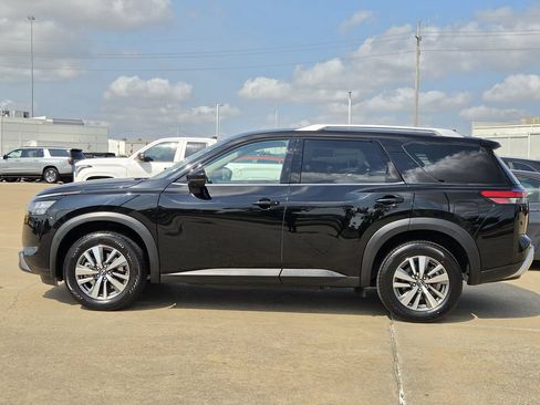 Used 2025 Nissan Pathfinder SL FWD image 6