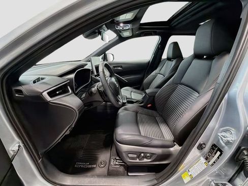Certified 2026 Toyota Corolla Cross AWD Hybrid w/ Convenience Package image 17