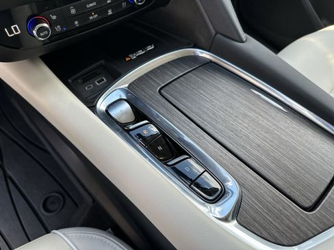 Certified 2023 Buick Enclave Avenir w/ Avenir Technology Package FWD image 19