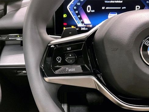 Used 2024 BMW 530i xDrive w/ Convenience Package image 19