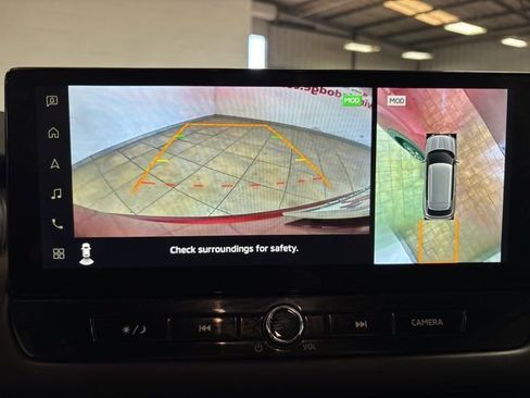 Used 2025 Mitsubishi Outlander SE FWD image 12