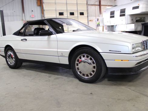 Used 1993 Cadillac Allante FWD image 8