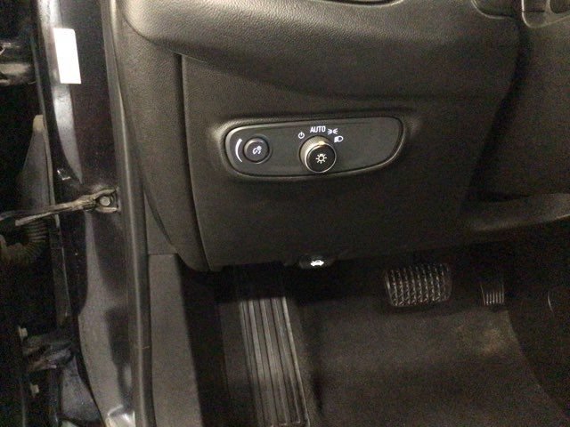Used 2022 Chevrolet Equinox LS AWD/4WD image 21
