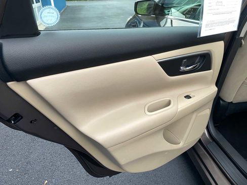 Used 2015 Nissan Altima 2.5 SV image 29
