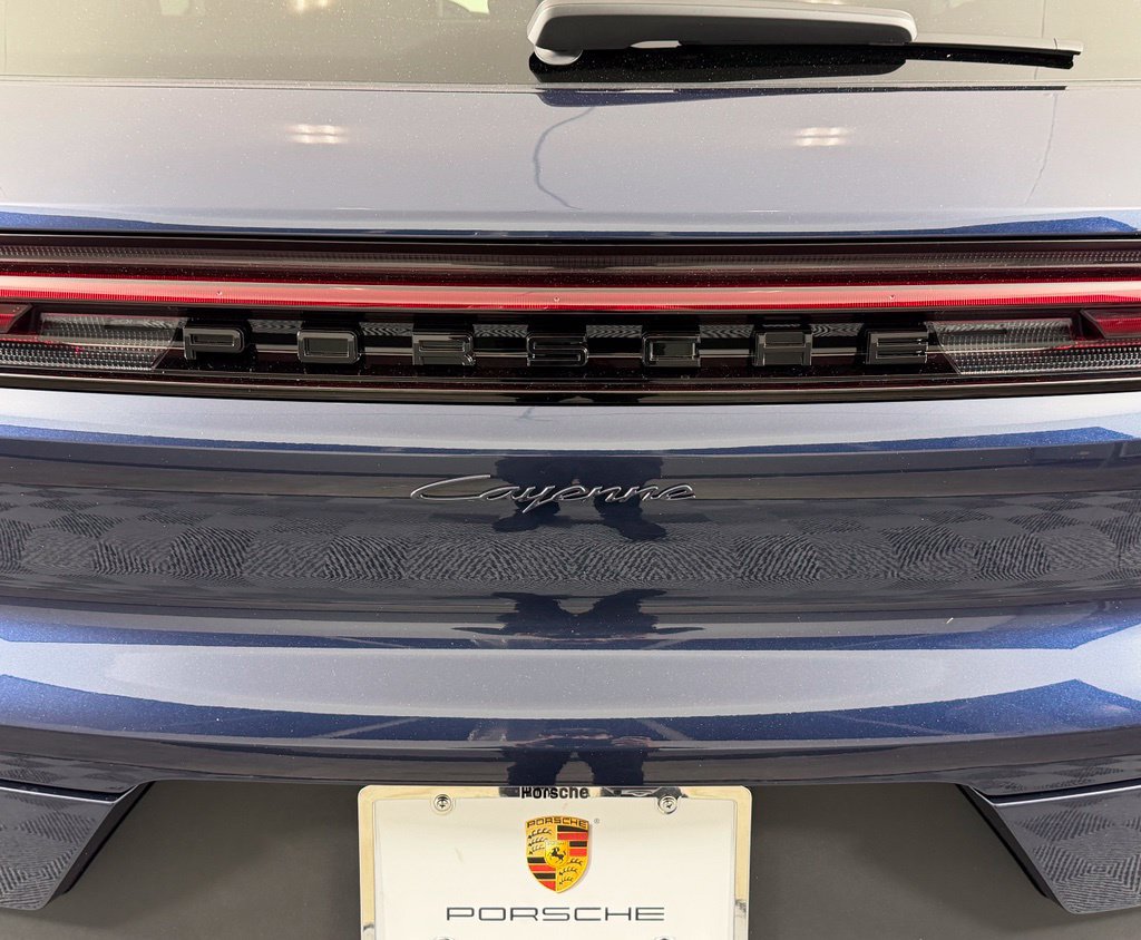 Used 2026 Porsche Cayenne AWD/4WD image 15