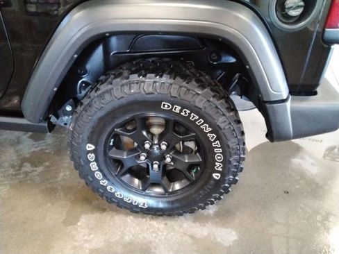 Used 2023 Jeep Wrangler Willys image 18