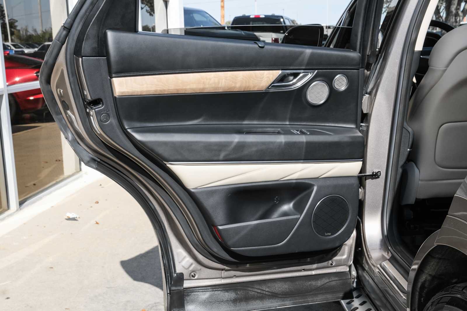 Used 2021 Genesis GV80 2.5T w/ Prestige Package 04 AWD/4WD image 40