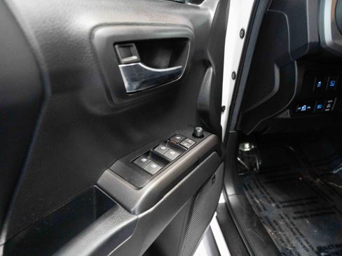 Certified 2023 Toyota Tacoma TRD Off-Road w/ TRD Premium Off Road Package image 7