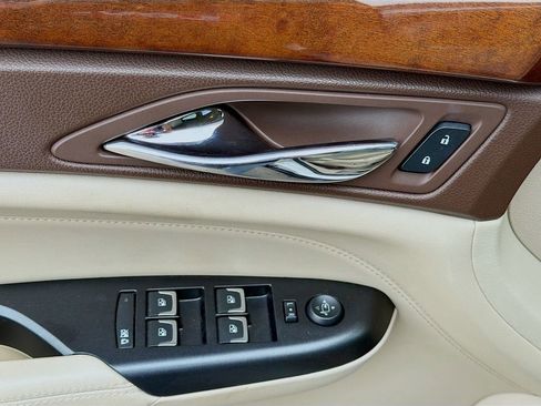 Used 2014 Cadillac SRX Luxury FWD image 25