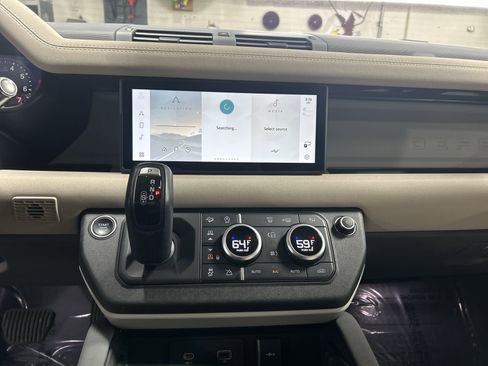 Used 2022 Land Rover Defender 110 S image 12